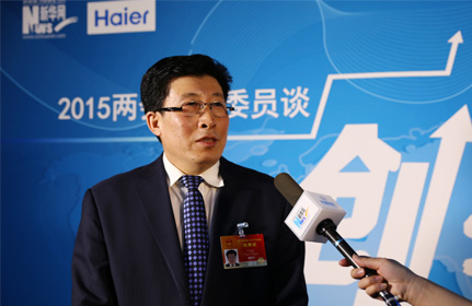 “面對這種新型的、農(nóng)業(yè)轉(zhuǎn)型的項目，政府各級部門也都在研究怎么落實(shí)，還有很多細(xì)節(jié)上的問題。”