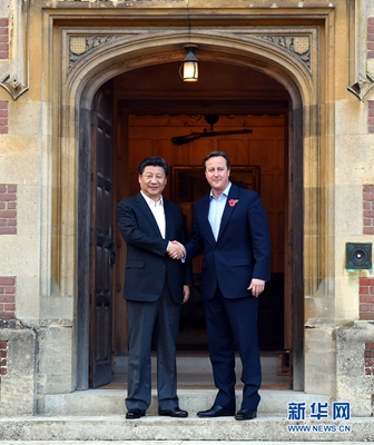 10月22日，國家主席習近平在契克斯首相鄉間別墅同英國首相卡梅倫再次會晤。 新華社記者 饒愛民 攝