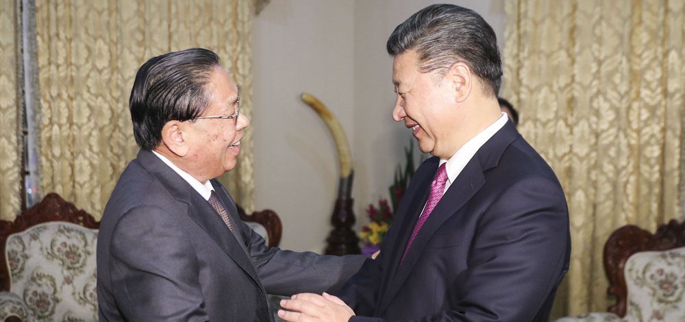 習近平會見老撾人民革命黨中央委員會前總書記、前國家主席朱馬里